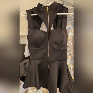 2B Bebe cutout peplum top